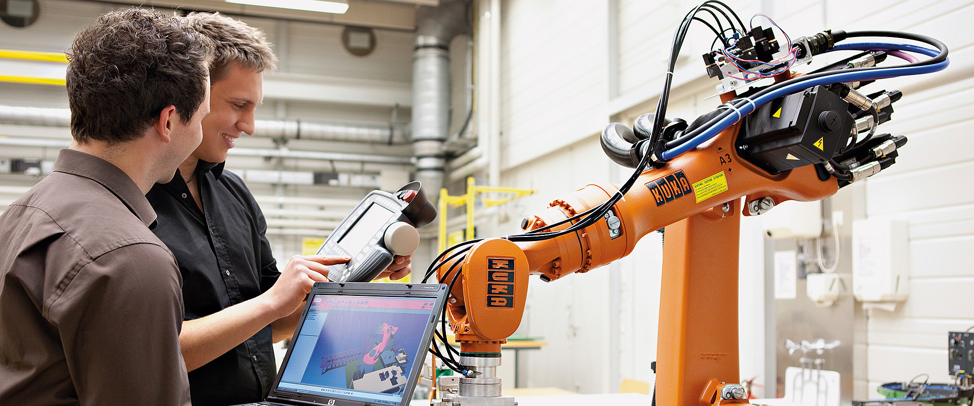 KUKA-Roboter Maschinenhalle