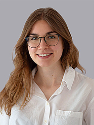  Anna Stefanie Burkart