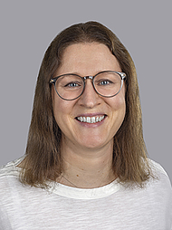 Dr. Julia Matthes Dr. Julia Matthes