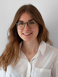  Anna Stefanie Burkart
