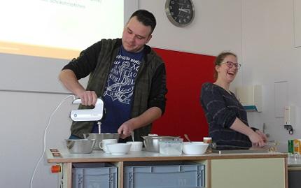 Kochschulung am überkochen-Wagen | Hochschule Albstadt-Sigmaringen | Lebensmittel, Ernährung, Hygiene