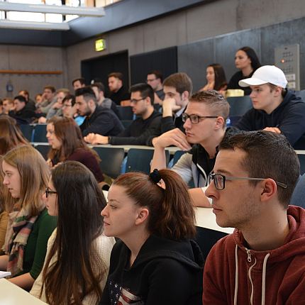 Bild von Studenten des Studiengangs Lebensmittel, Ernährung, Hygiene