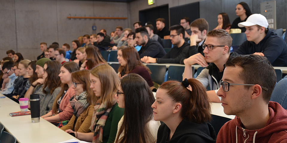 Bild von Studenten des Studiengangs Lebensmittel, Ernährung, Hygiene