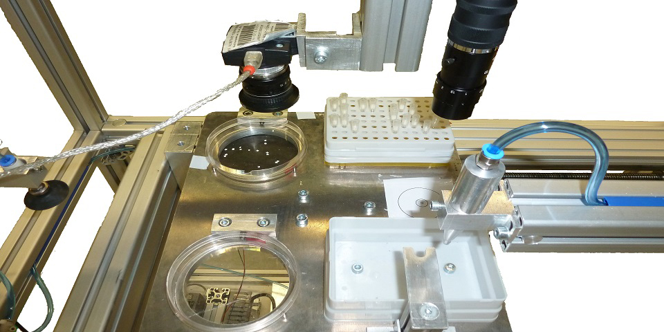Im Studiengang Maschinenbau entwickelter Pipettierroboter zur automatisierten Umsetzung von Zellkulturen