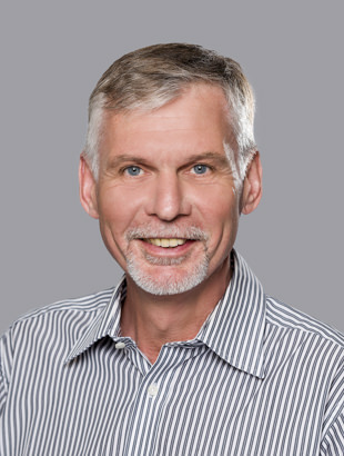 Porträt von Prof. Dr. Hansjürg Stiele, der als Professor für den Studiengang Maschinenbau berufen wurde